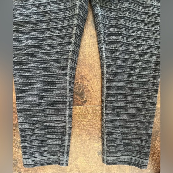 Lululemon Womens wunder under crop leggings Sz 4 - Picture 3 of 6